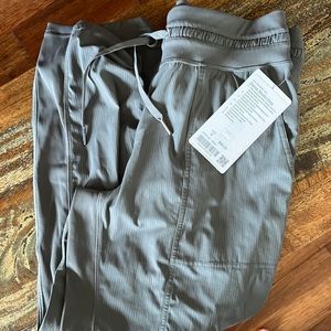 Lululemon Dance Studio Crop